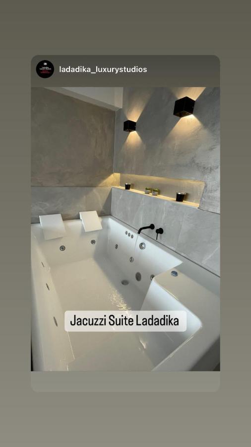 Jacuzzi Suite Ladadika 테살로니키 외부 사진