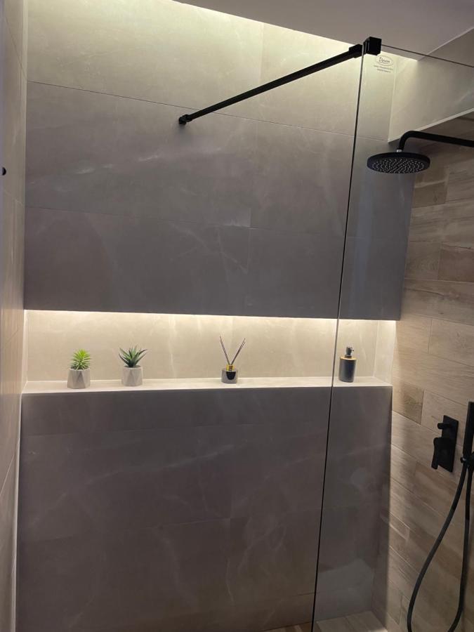 Jacuzzi Suite Ladadika 테살로니키 외부 사진